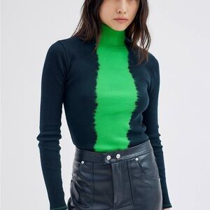 NWT UO Ilia Green Tie-Dye Turtleneck Top